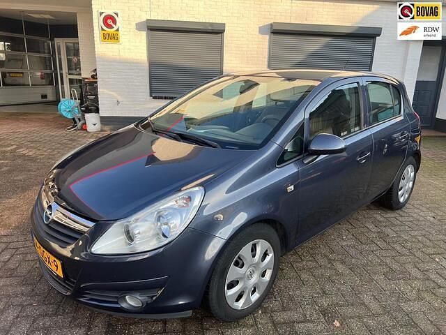 Grijs Gebruikt 2008 Opel Corsa Enjoy Hatchback | € 4.990 (Eerlijke prijs) - Afbeelding 1/4