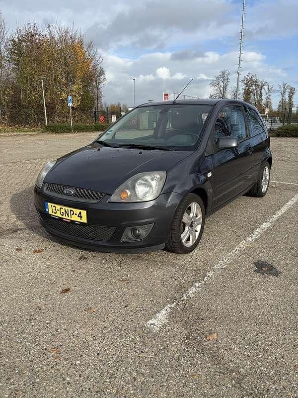Grijs Gebruikt 2008 Ford Fiesta Futura Hatchback | € 1.149 (Super prijs) - Afbeelding 1/4