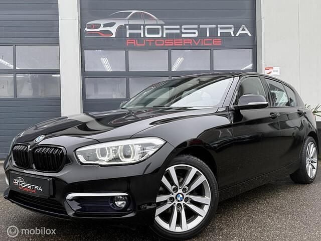 Zwart Gebruikt 2018 BMW 118 Executive Hatchback | € 13.445 (Super prijs) - Afbeelding 1/4