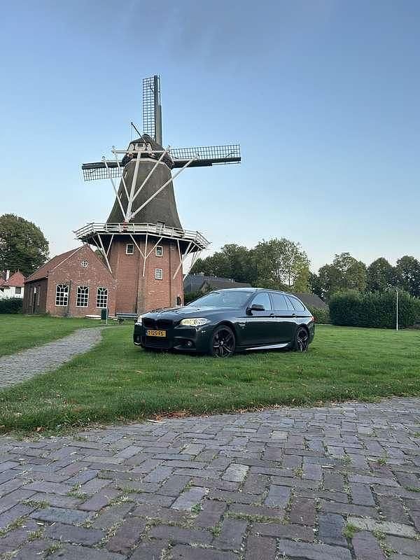 Zwart Gebruikt 2014 BMW 535 Executive Stationwagen | € 11.000 (Eerlijke prijs) - Afbeelding 1/4