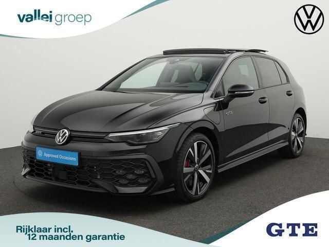 Zwart Nieuw 2025 VW Golf VIII GTE Hatchback | € 49.900 (Super prijs) - Afbeelding 1/4