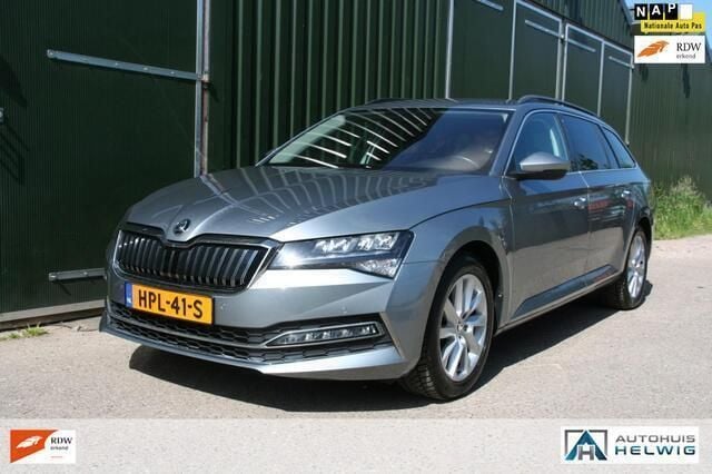 Grijs Gebruikt 2021 Skoda Superb Business Line Stationwagen | € 23.950 (Goede deal) - Afbeelding 1/4