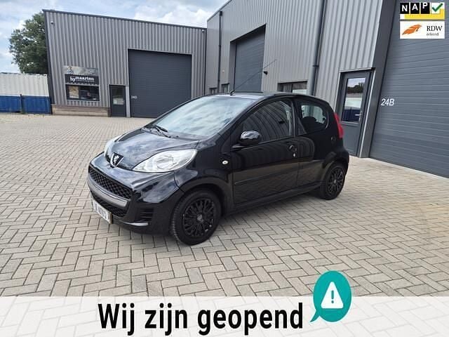 Zwart Gebruikt 2010 Peugeot 107 Hatchback | € 2.750 (Eerlijke prijs) - Afbeelding 1/4