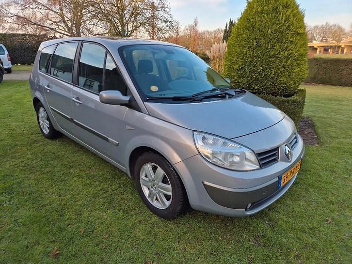 Occasion 2005 Renault Grand Scénic II MPV | € 2.399 (Iets duurder) - Afbeelding 1/4