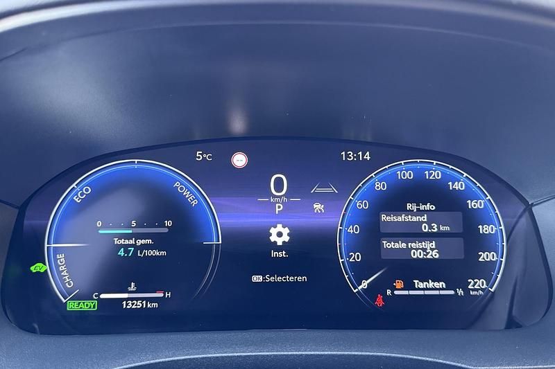 Occasion Toyota Yaris Hybrid Executive 131 PK (96 kW) 2025 Grijs Hatchback