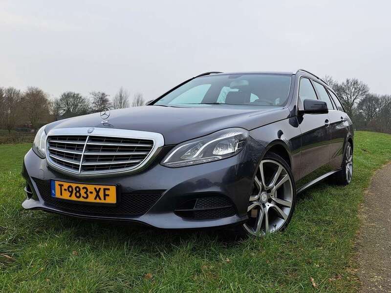 Grijs Gebruikt 2015 Mercedes E200 Ambition Stationwagen | € 9.999 (Goede deal) - Afbeelding 1/4