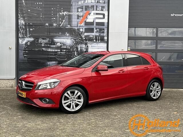 Rood Gebruikt 2013 Mercedes A180 Ambition Hatchback | € 8.850 (Goede deal) - Afbeelding 1/4