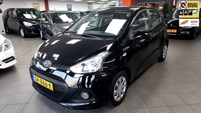 Zwart Occasion 2015 Hyundai i10 Comfort Hatchback | € 5.950 (Eerlijke prijs) - Afbeelding 1/4