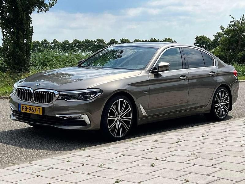 Brons Gebruikt 2017 BMW 540 Luxury Line Sedan | € 35.000 - Afbeelding 1/4