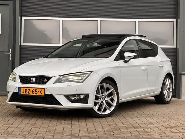 Wit Occasion 2014 Seat Leon Business Hatchback | € 13.950 (Eerlijke prijs) - Afbeelding 1/4
