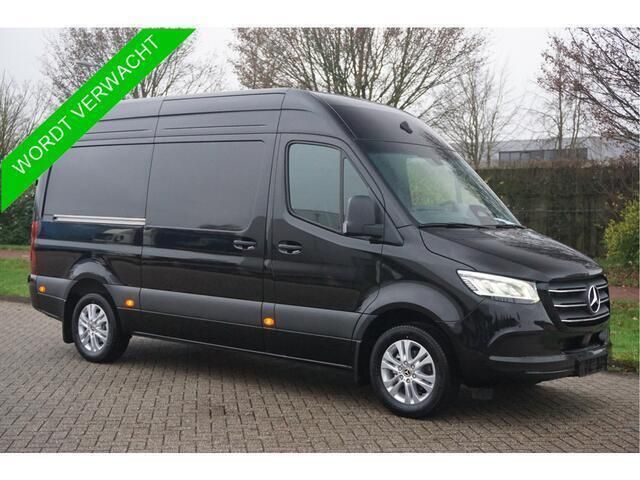 Zwart Nieuw 2024 Mercedes Sprinter Van | € 56.850 - Afbeelding 1/3