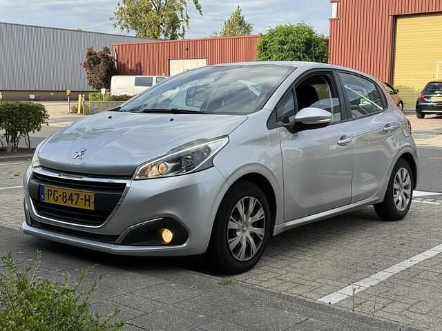 Grijs Gebruikt 2017 Peugeot 208 Hatchback | € 3.800 (Super prijs) - Afbeelding 1/4