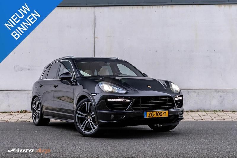 Zwart Occasion 2012 Porsche Cayenne Turbo SUV | € 36.950 (Eerlijke prijs) - Afbeelding 1/4