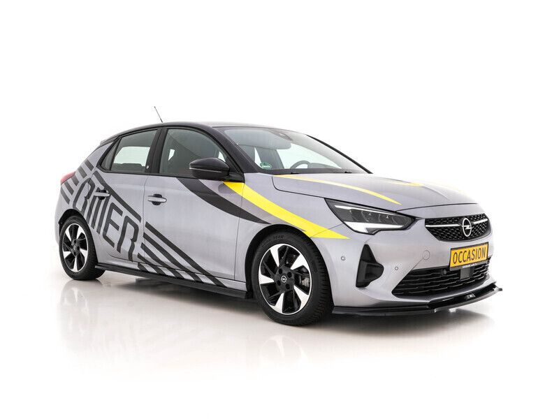 Quartz grey / black roof (grijs metallic) Gebruikt 2022 Opel Corsa-e Edition Hatchback | € 18.945 (Eerlijke prijs) - Afbeelding 1/4