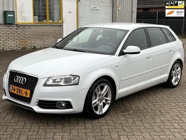 Occasion Audi A3 Sportback S-Line 105 PK (77 kW) 2013 Wit Hatchback