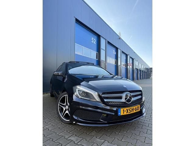 Zwart Gebruikt 2014 Mercedes A180 Prestige Hatchback | € 13.750 (Iets duurder) - Afbeelding 1/4