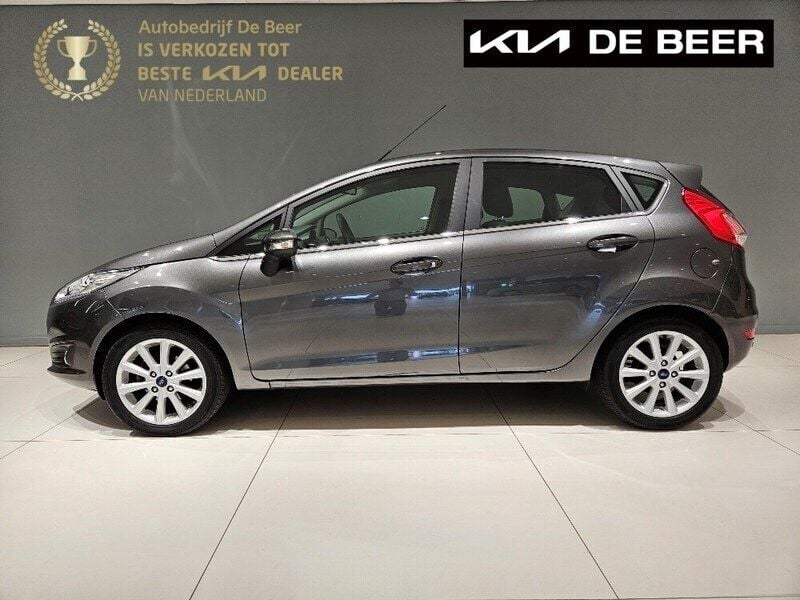 Grijs Gebruikt 2016 Ford Fiesta Titanium Hatchback | € 10.940 (Iets duurder) - Afbeelding 1/4