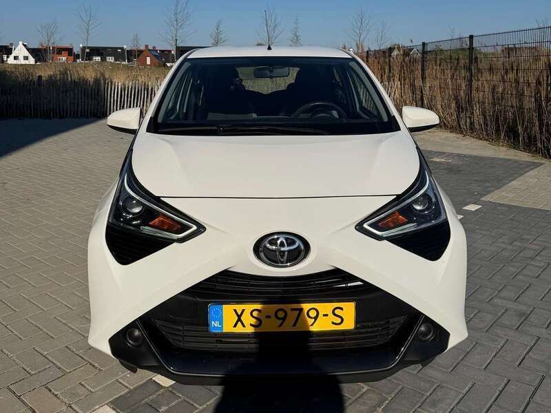 Wit Gebruikt 2019 Toyota Aygo X-play Hatchback | € 9.000 (Goede deal) - Afbeelding 1/4