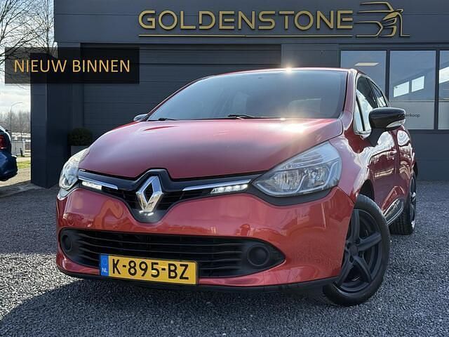 Occasion Renault Clio IV LIMITED 75 PK (55 kW) 2016 Rood Hatchback