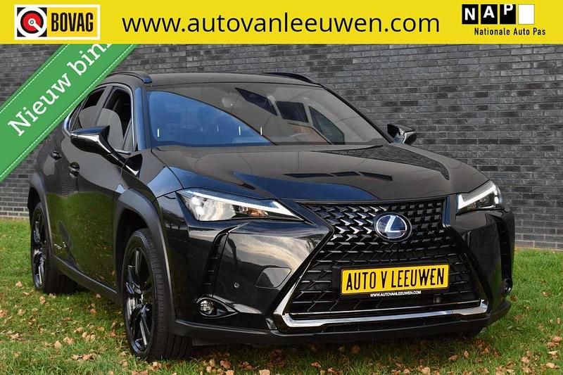 Zwart Gebruikt 2021 Lexus UX 250h SUV | € 28.425 (Goede deal) - Afbeelding 1/4