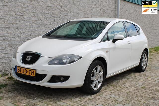 Wit Gebruikt 2008 Seat Leon Hatchback | € 2.150 (Goede deal) - Afbeelding 1/4