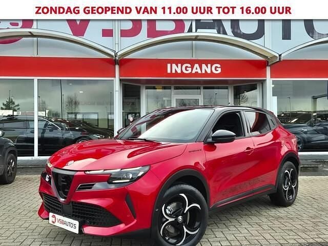 Occasion Alfa Romeo Junior Edizione Speciale 136 PK (100 kW) 2024 Rood (metallic) SUV