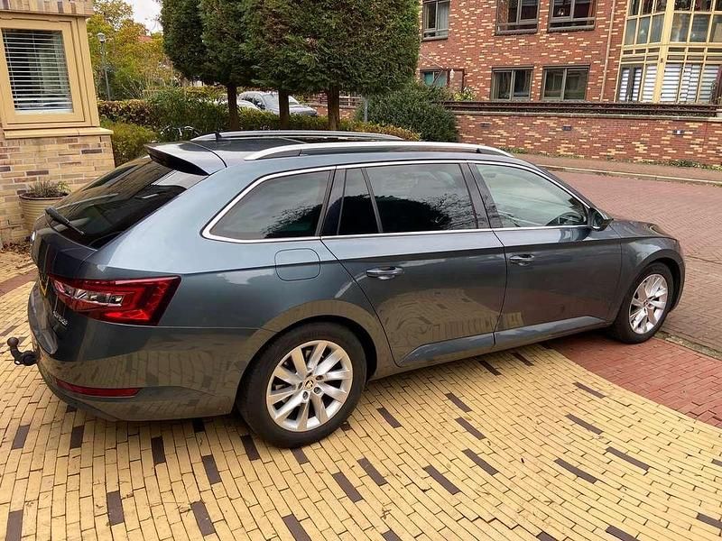 Occasion Skoda Superb Business Line 181 PK (133 kW) 2018 Grijs Stationwagen