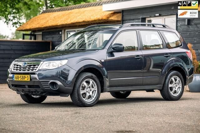 Grijs, metallic lak Gebruikt 2011 Subaru Forester SUV | € 10.799 (Eerlijke prijs) - Afbeelding 1/4