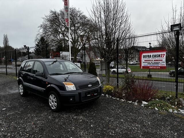Zwart Gebruikt 2007 Ford Fusion | € 3.299 - Afbeelding 1/4