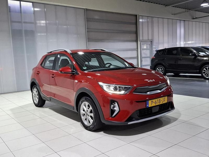 Occasion Kia Stonic 101 PK (74 kW) 2022 Rood SUV