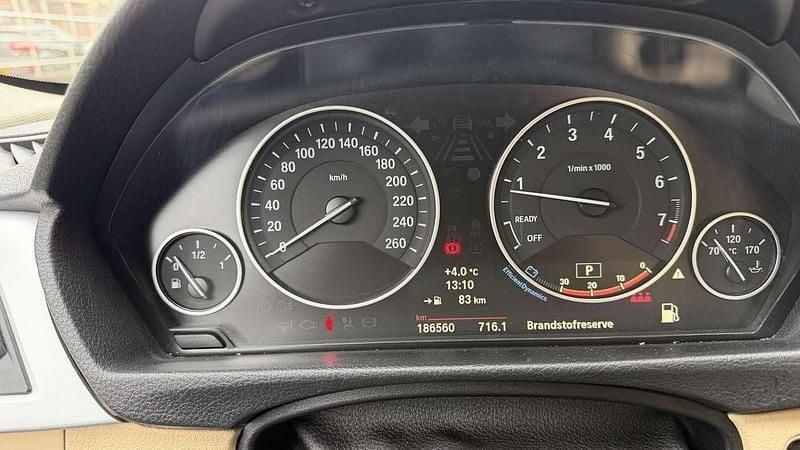 Zwart Gebruikt 2012 BMW 320 Executive Sedan | € 9.600 (Goede deal) - Afbeelding 1/4