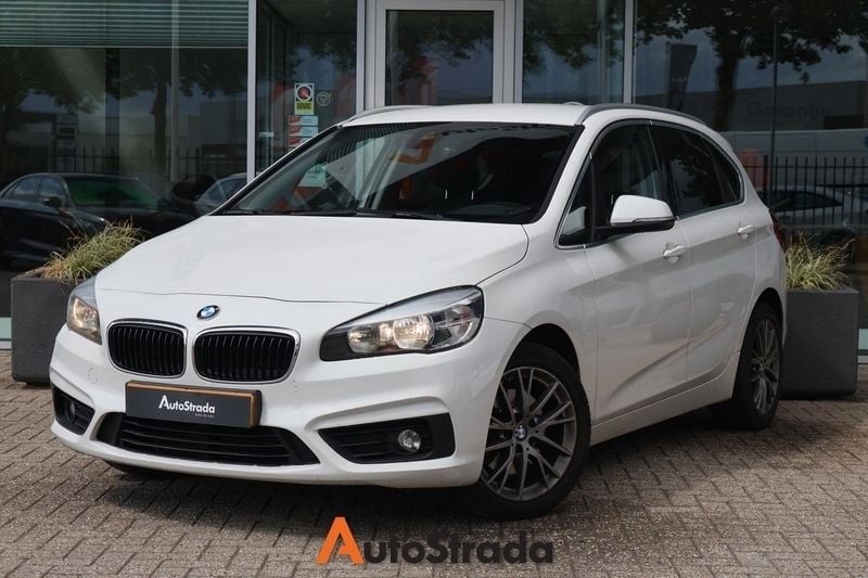 Wit Gebruikt 2016 BMW 218 MPV | € 9.900 (Super prijs) - Afbeelding 1/4