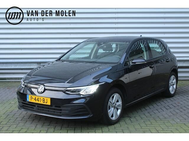 Zwart Occasion 2022 VW Golf VIII Life Hatchback | € 21.950 (Eerlijke prijs) - Afbeelding 1/4