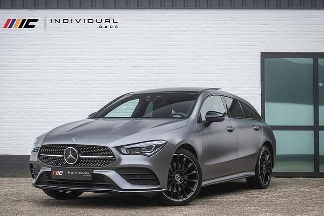 Grijs Gebruikt 2022 Mercedes CLA250 Shooting Brake AMG Stationwagen | € 33.995 (Iets duurder) - Afbeelding 1/4