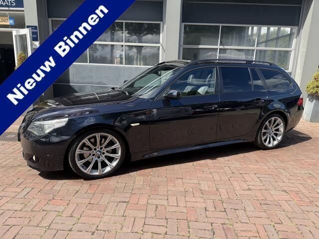 Zwart Gebruikt 2006 BMW 530 M Sport Stationwagen | € 10.500 (Eerlijke prijs) - Afbeelding 1/4