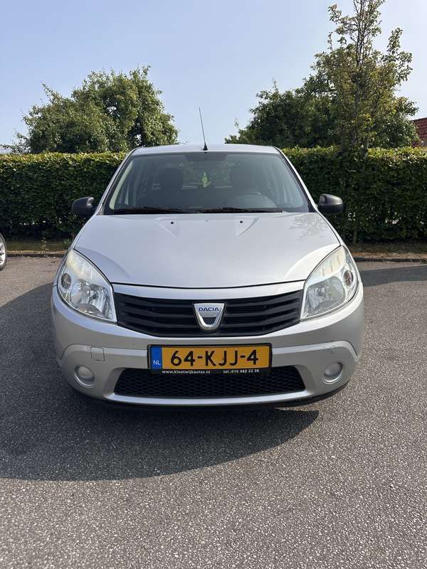 Gebruikt 2009 Dacia Sandero Hatchback | € 1.500 (Eerlijke prijs) - Afbeelding 1/4