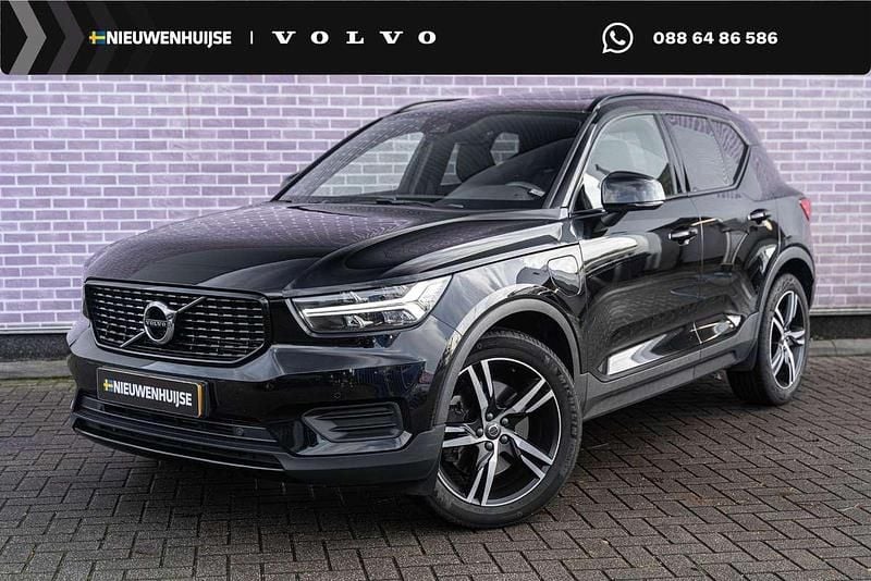 Zwart Gebruikt 2020 Volvo XC40 Inscription SUV | € 28.899 (Iets duurder) - Afbeelding 1/4