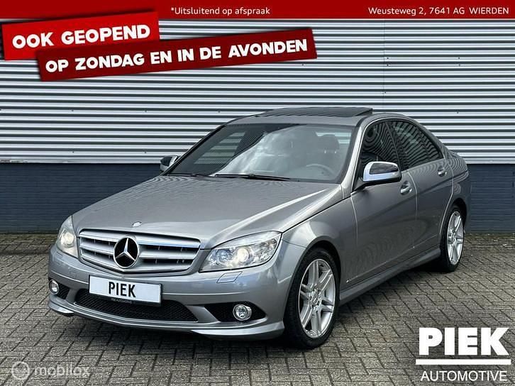Grijs, metallic lak Gebruikt 2009 Mercedes C350 Avantgarde Sedan | € 11.999 (Eerlijke prijs) - Afbeelding 1/3