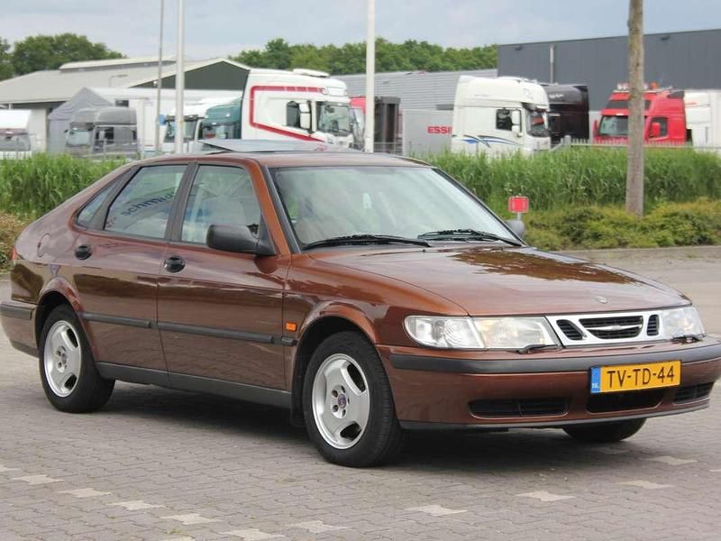 Bruin Gebruikt 1998 Saab 9-3 Hatchback | € 1.990 (Duur) - Afbeelding 1/4