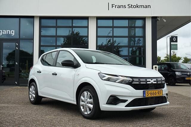 Wit Gebruikt 2023 Dacia Sandero Essentiel Hatchback | € 14.495 (Goede deal) - Afbeelding 1/4