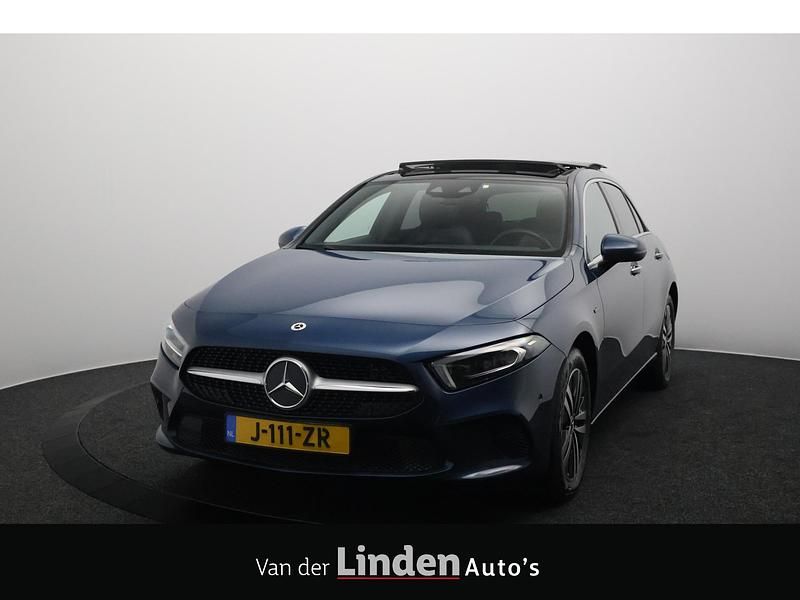 Blauw Gebruikt 2020 Mercedes A250 Business Hatchback | € 28.450 (Eerlijke prijs) - Afbeelding 1/4