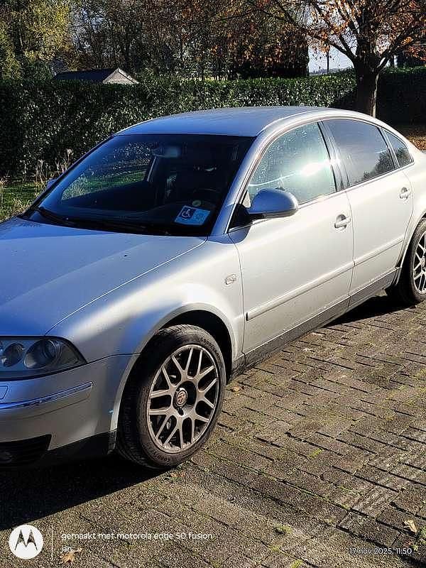 Gebruikt 2002 VW Passat Sedan | € 5.500 (Eerlijke prijs) - Afbeelding 1/4