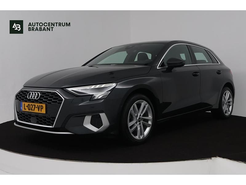 Grijs Gebruikt 2021 Audi A3 Advanced Hatchback | € 20.945 (Eerlijke prijs) - Afbeelding 1/4