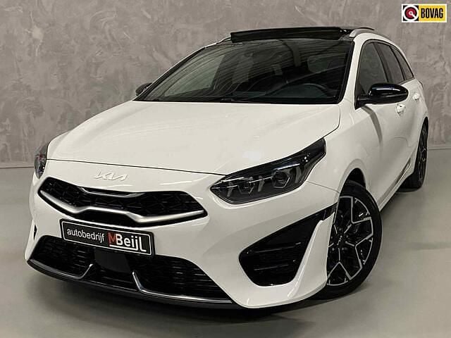 Wit Gebruikt 2023 Kia Ceed Sportswagon GT-Line Stationwagen | € 24.945 (Iets duurder) - Afbeelding 1/4