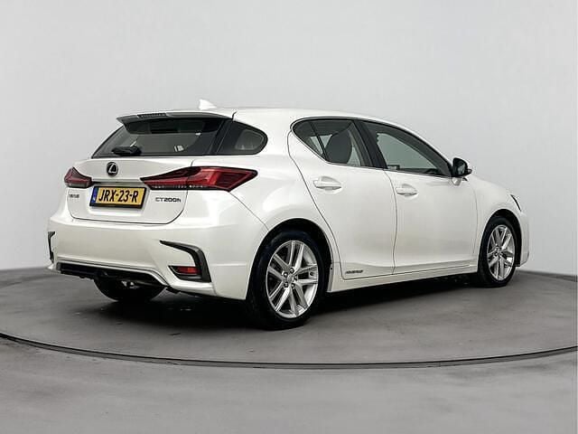 Occasion Lexus CT200h Business Edition 136 PK (100 kW) 2018 Wit Hatchback
