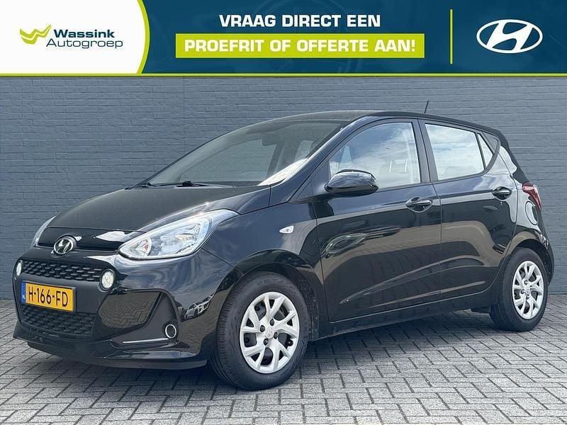 Zwart Gebruikt 2020 Hyundai i10 Comfort Hatchback | € 11.935 (Eerlijke prijs) - Afbeelding 1/4