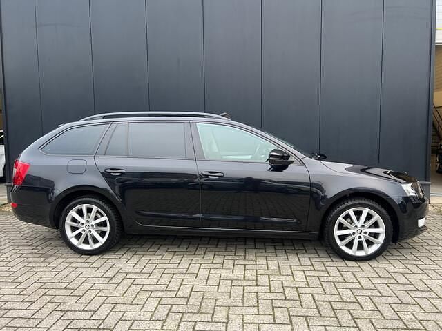 Occasion Skoda Octavia 105 PK (77 kW) 2014 Zwart (metallic) Stationwagen