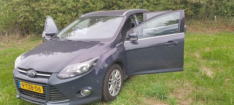 Grijs Occasion 2014 Ford Focus Stationwagen | € 5.900 (Iets duurder) - Afbeelding 1/4