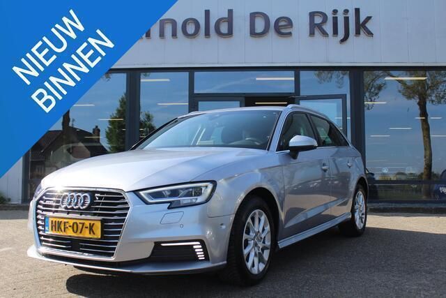 Grijs Gebruikt 2020 Audi A3 Sportback Sport Hatchback | € 22.950 (Goede deal) - Afbeelding 1/4