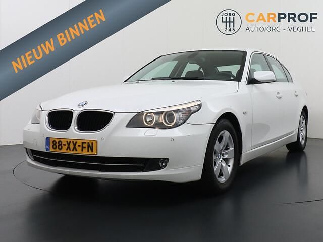 Wit Occasion 2007 BMW 520 Sedan | € 7.495 (Eerlijke prijs) - Afbeelding 1/4